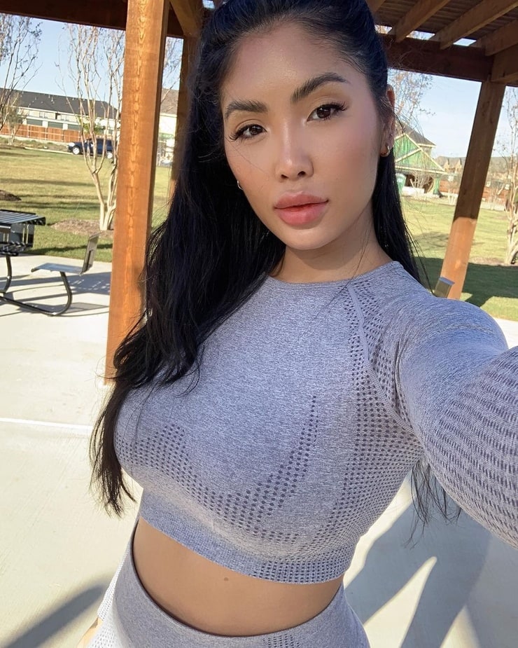 740 full marie madore 32