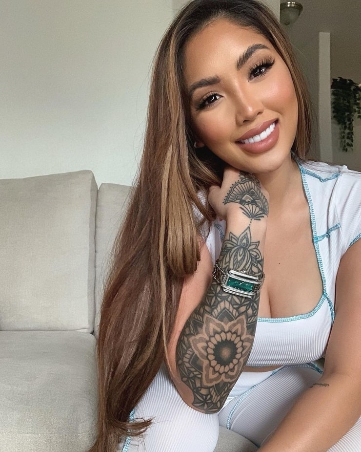 740 full marie madore 10