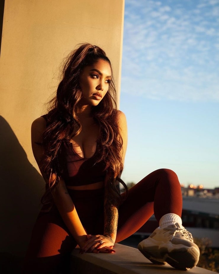 740 full marie madore 12
