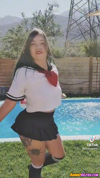 Estrella – Amazing 22 Years Old Cheerleader Babe Nude Tiktok Selfie