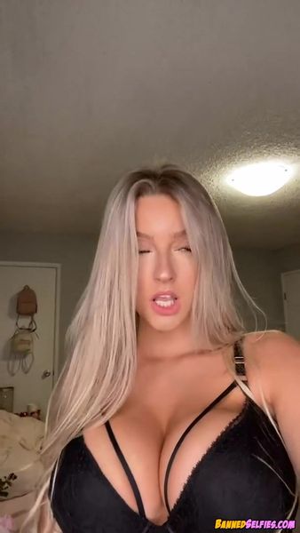 Ingrid – 21 Year Old Cheerleader Babe Nude On Tiktok