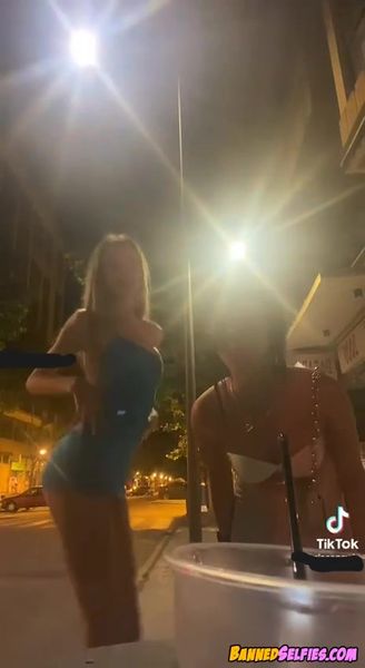 Kendra – Quick Nude Tease Shy Teen On Tiktok