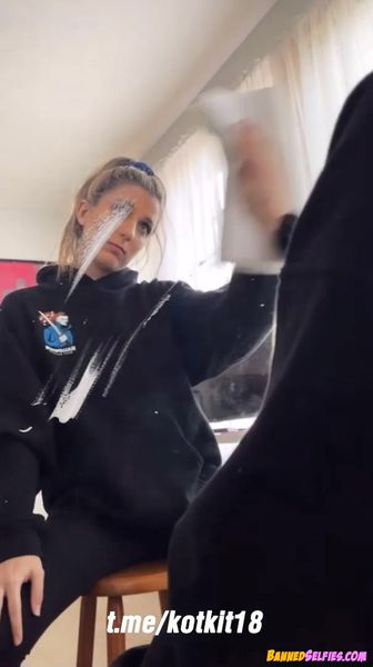 Melissa – Shy Teen Strips And Shows
