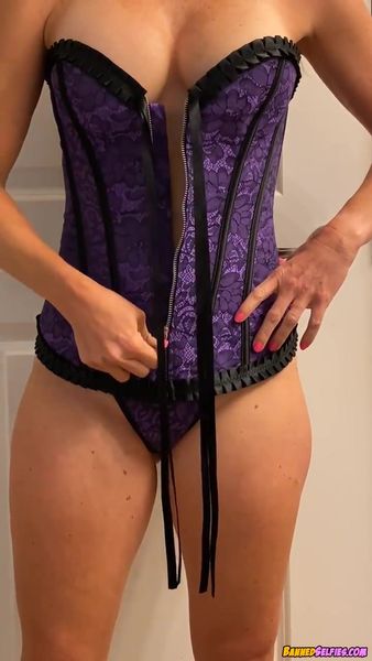 Mina – Young Girl First Time Nude Selfie