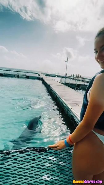 Zoie – Amazing 23 Years Old Cheerleader Girl Nude Tiktok Selfie